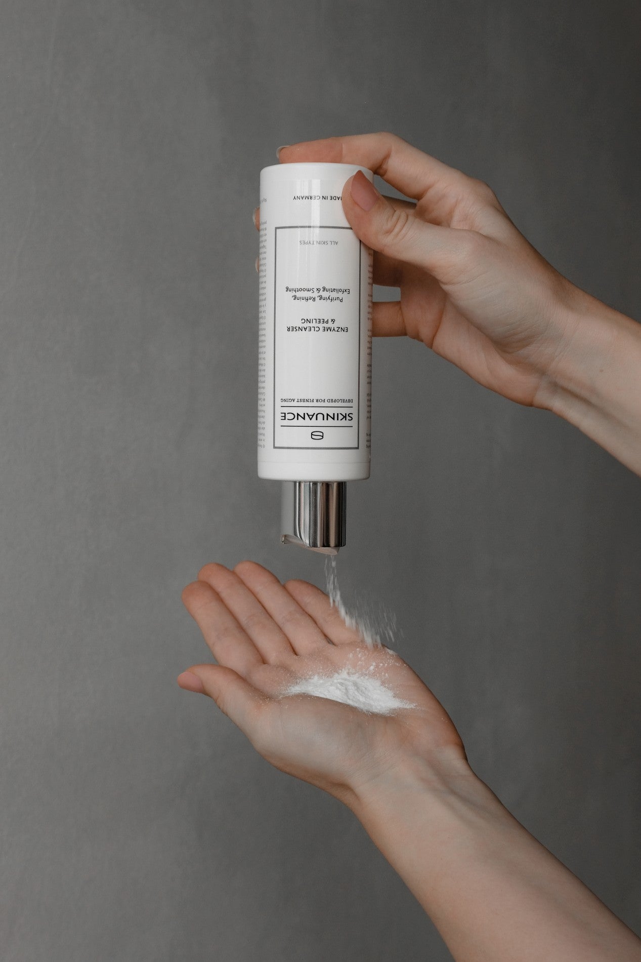 ENZYME CLEANSER & PEELING