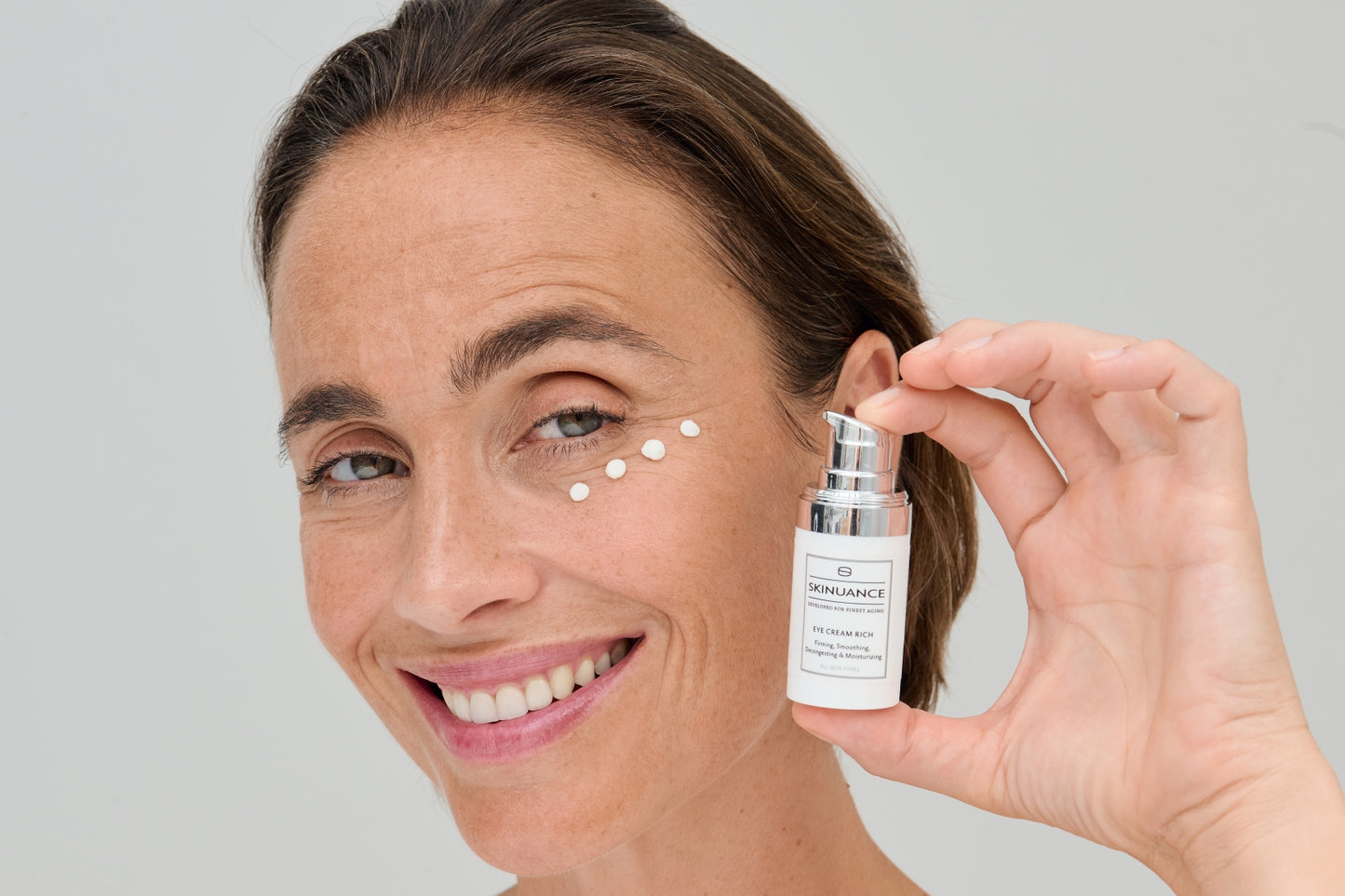 CRÈME POUR LES YEUX RICHE